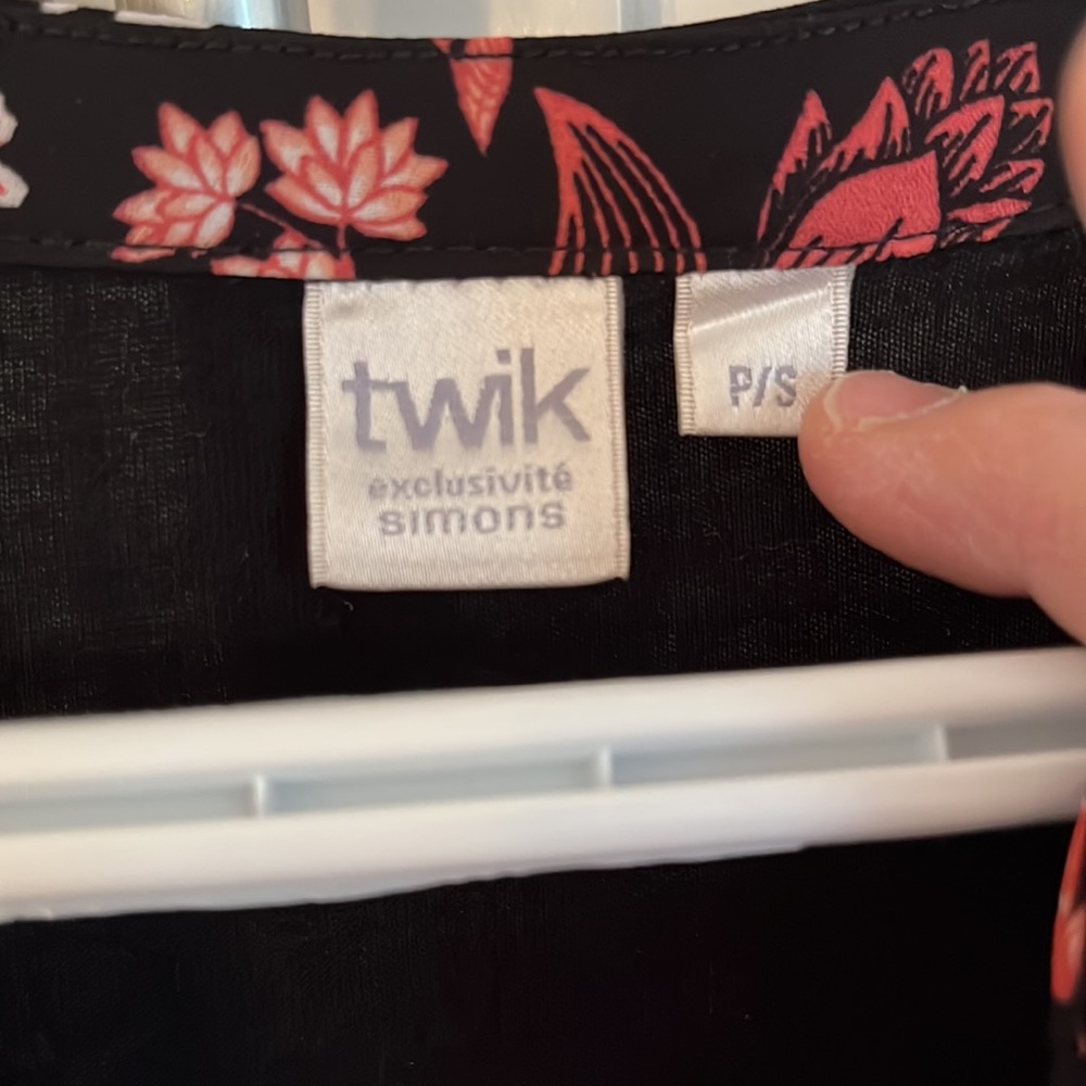 Twik-Simons -mixed media top - Picture 2 of 3